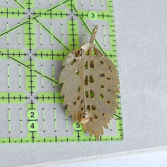 Vintage Leaf Branch Brooch Black Gold Clear Rhinestone Crystals Statement Pin - Picture 5 of 5